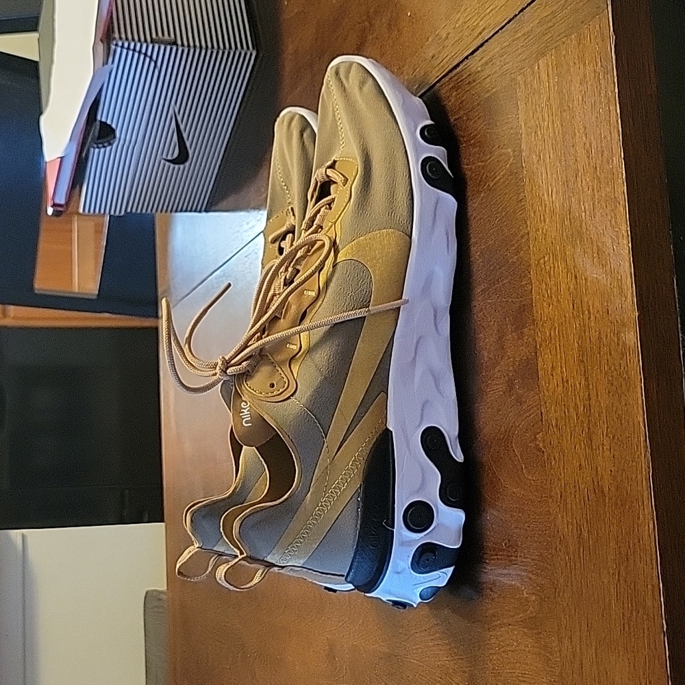 Nike React Element Metallic Gold